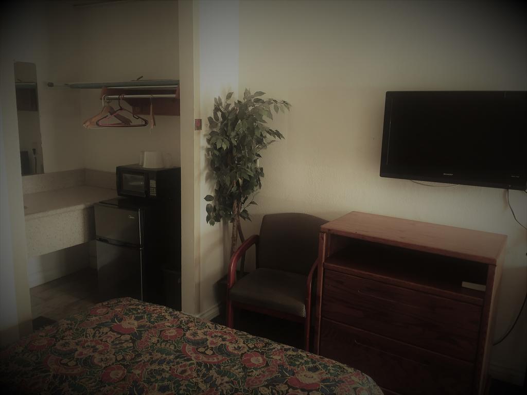 Budget Inn Riverside Extérieur photo